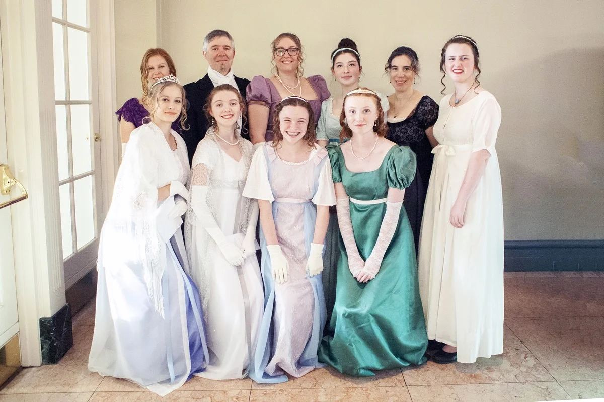 272_LeanneYerexCreative_RegencyBall_Portraits.jpg