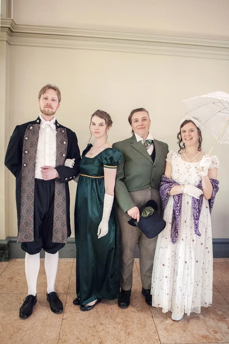 280_LeanneYerexCreative_RegencyBall_Portraits.jpg