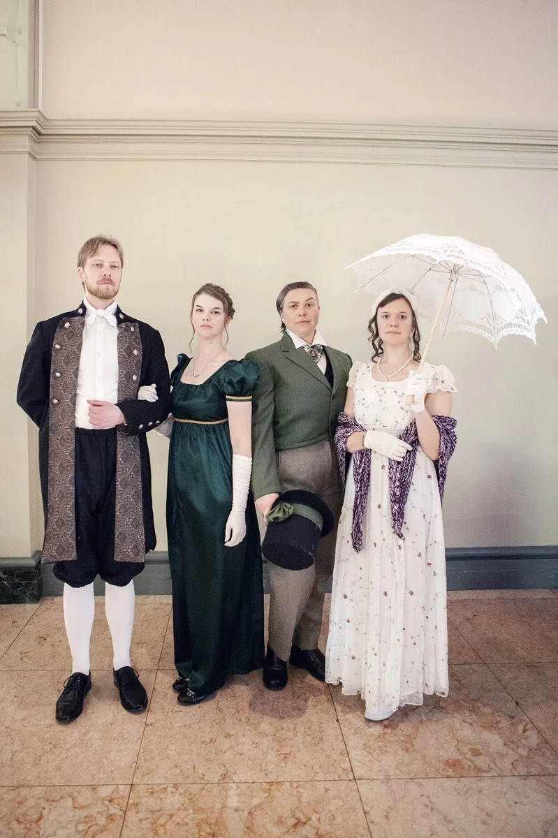 281_LeanneYerexCreative_RegencyBall_Portraits.jpg
