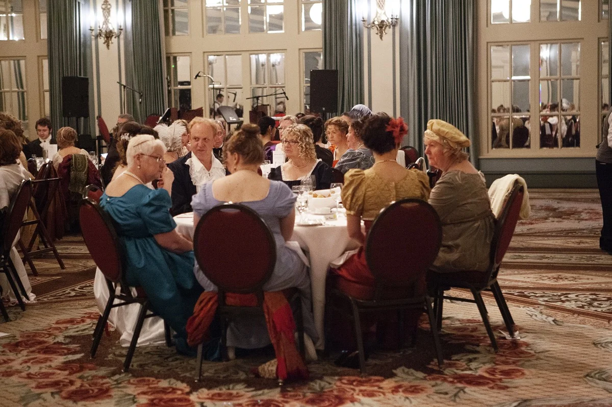 019_LeanneYerexCreative_RegencyBall_Event.jpg