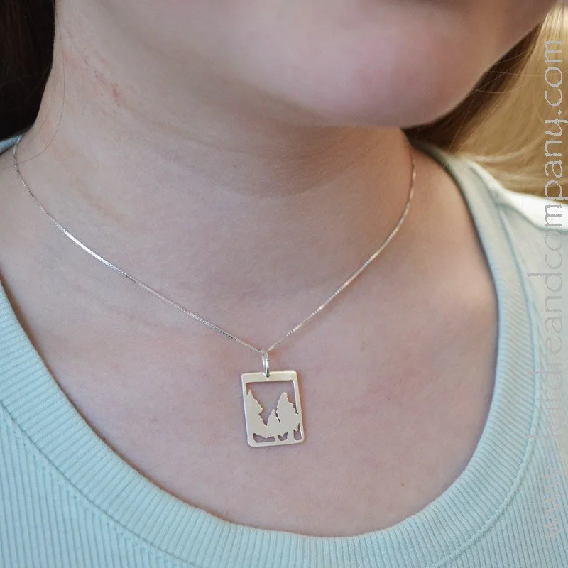 small-tree-necklace-A-w.jpg