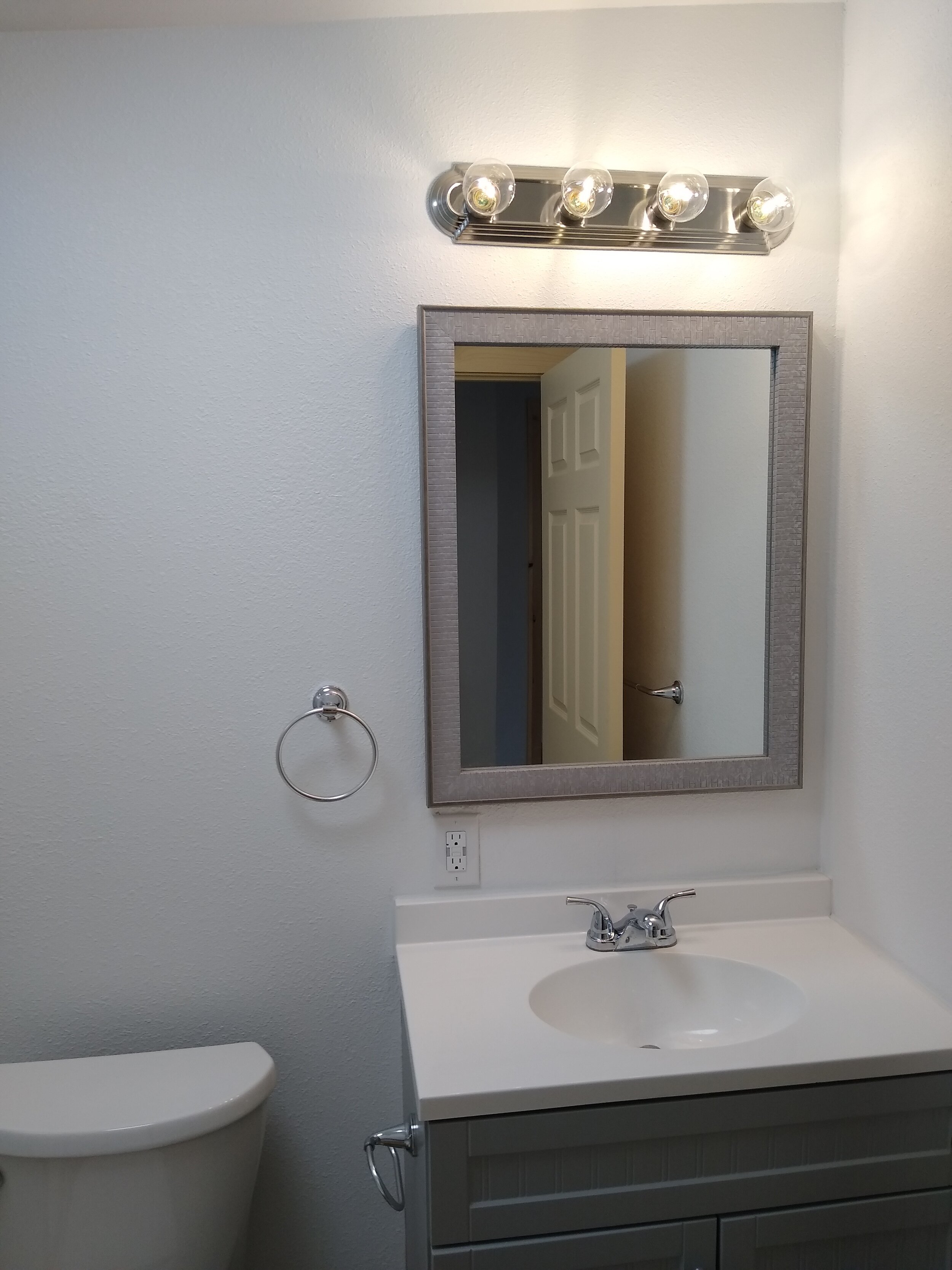 331 mcclaine 1 bedroom (5).jpg