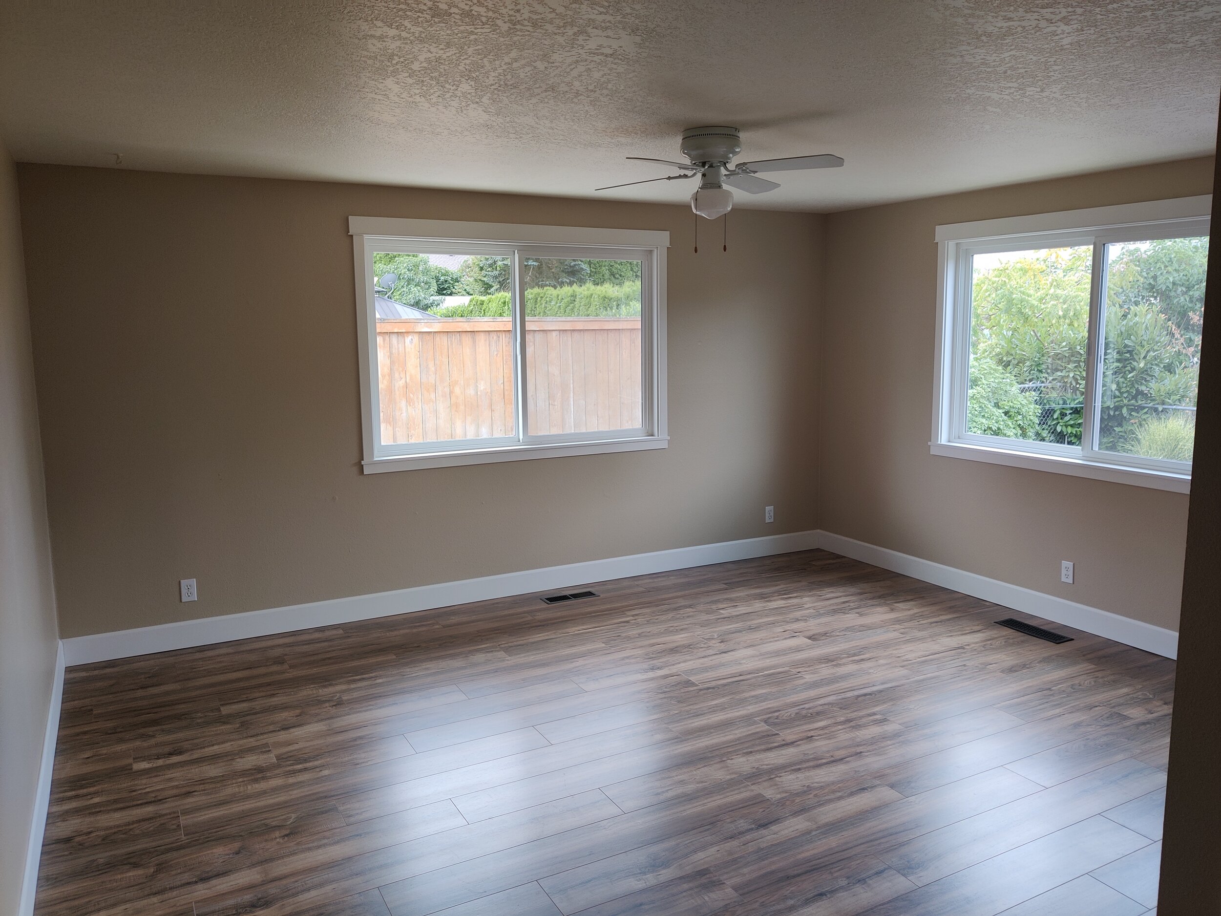 2655 n maple ct canby (3).jpg
