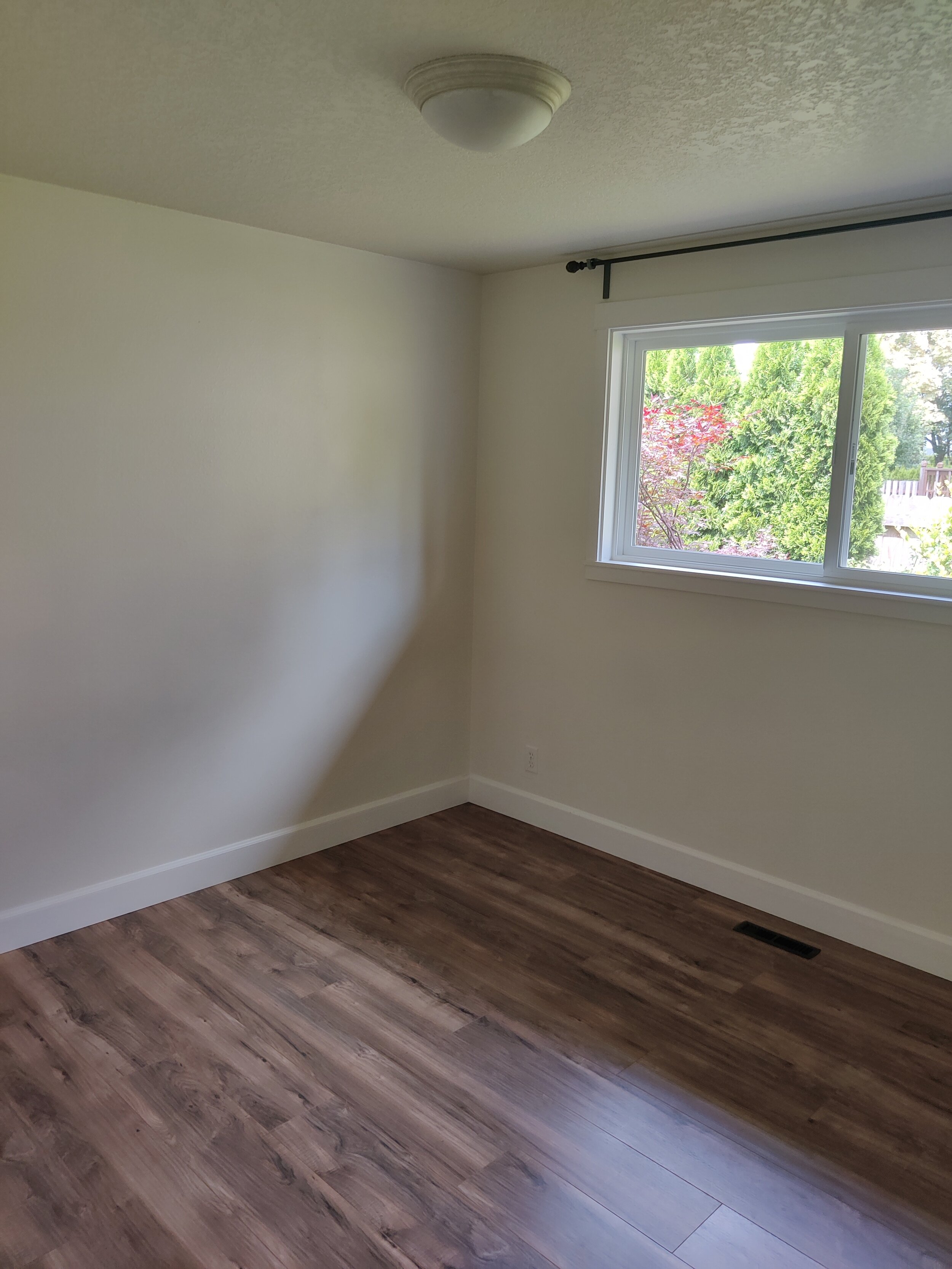 2655 n maple ct canby (10).jpg