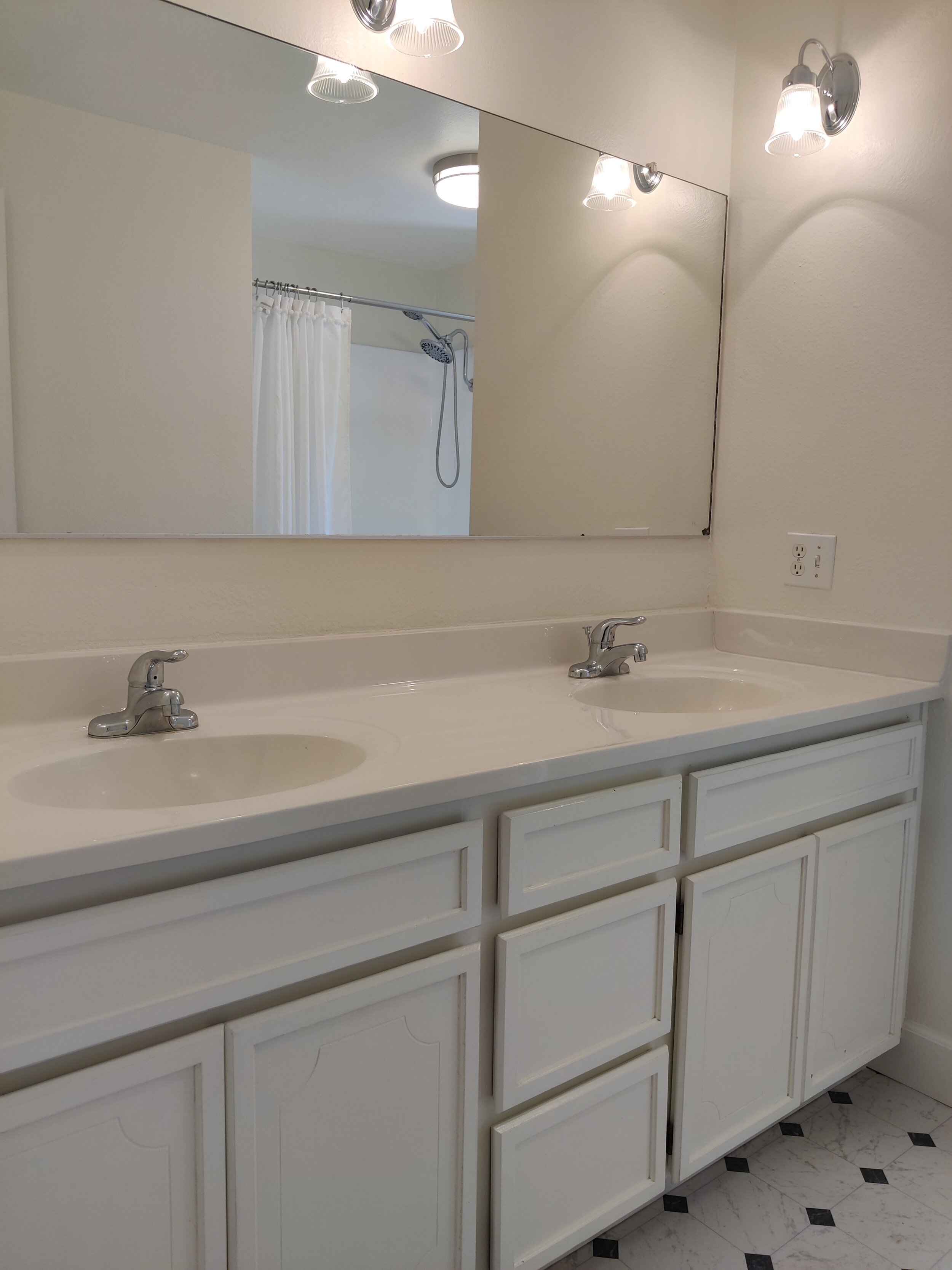2655 n maple ct canby (12).jpg