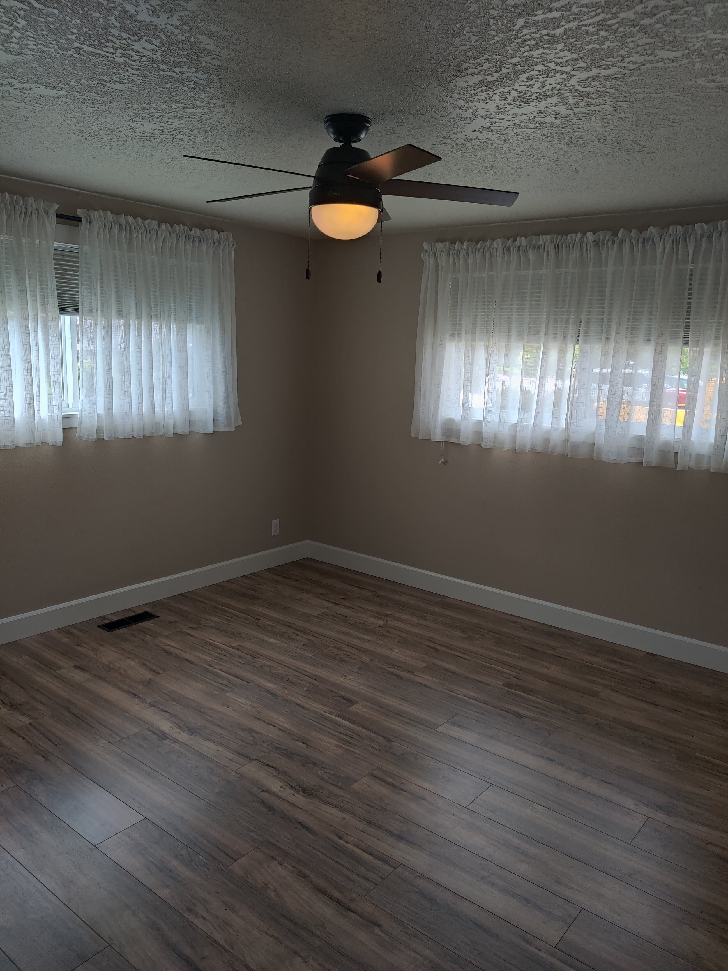 2655 n maple ct canby (33).jpg