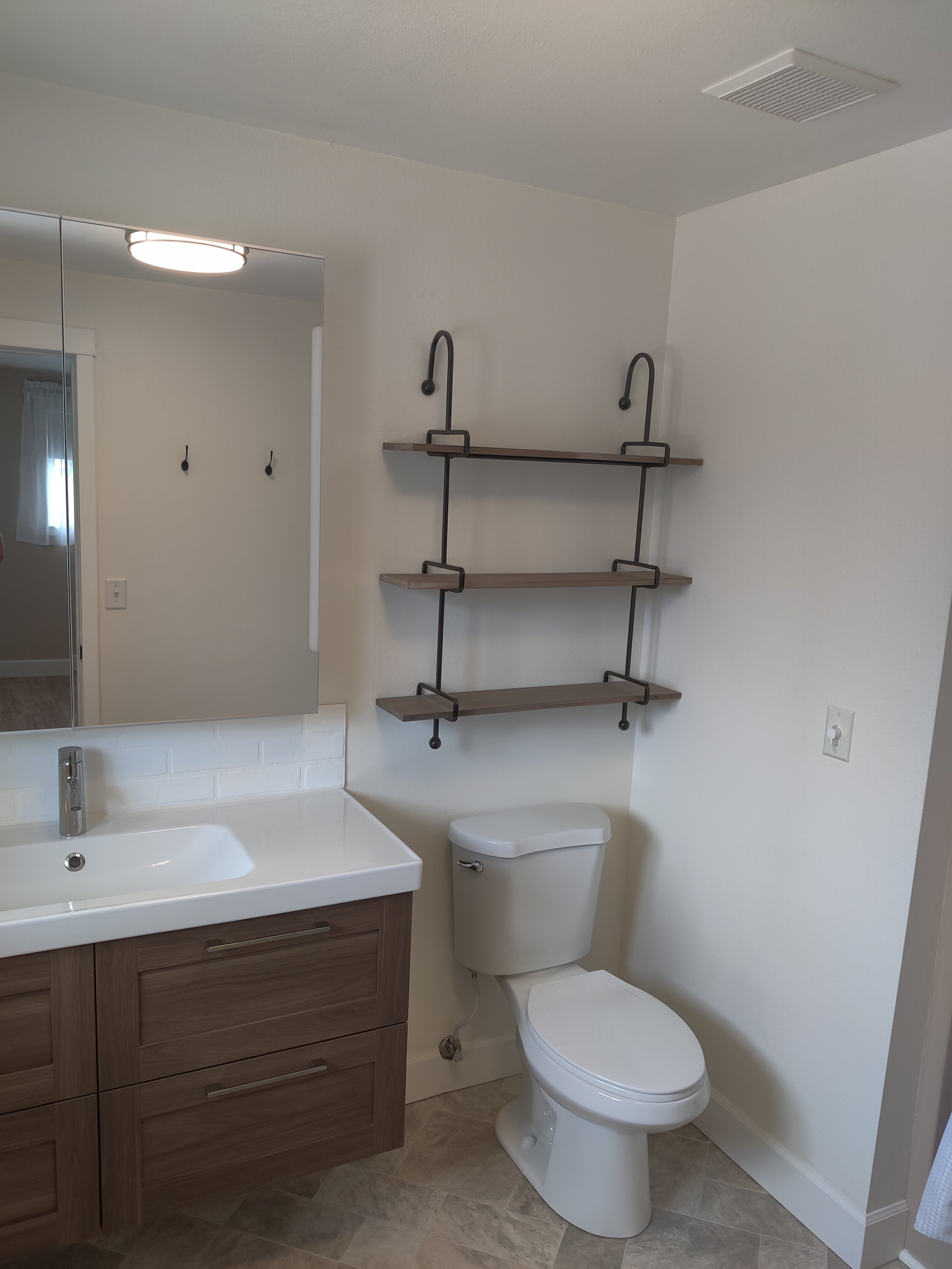 2655 n maple ct canby (37).jpg