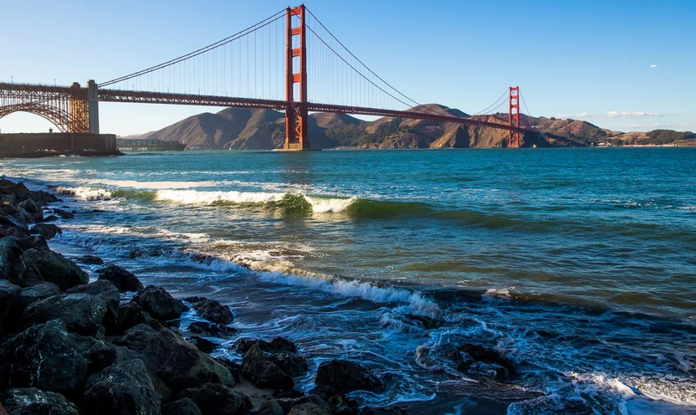 GGBridgeCropped_dbw.jpg
