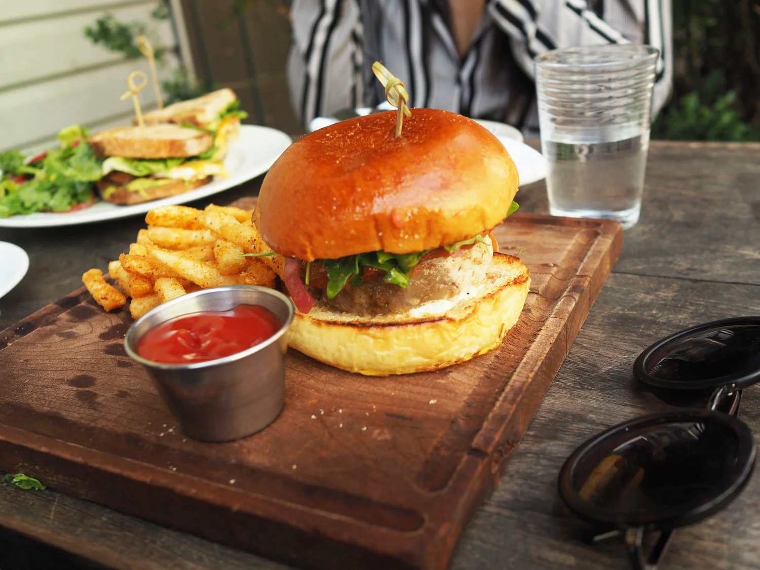 This burger was to raw for me... IDK why but I couldn't hang