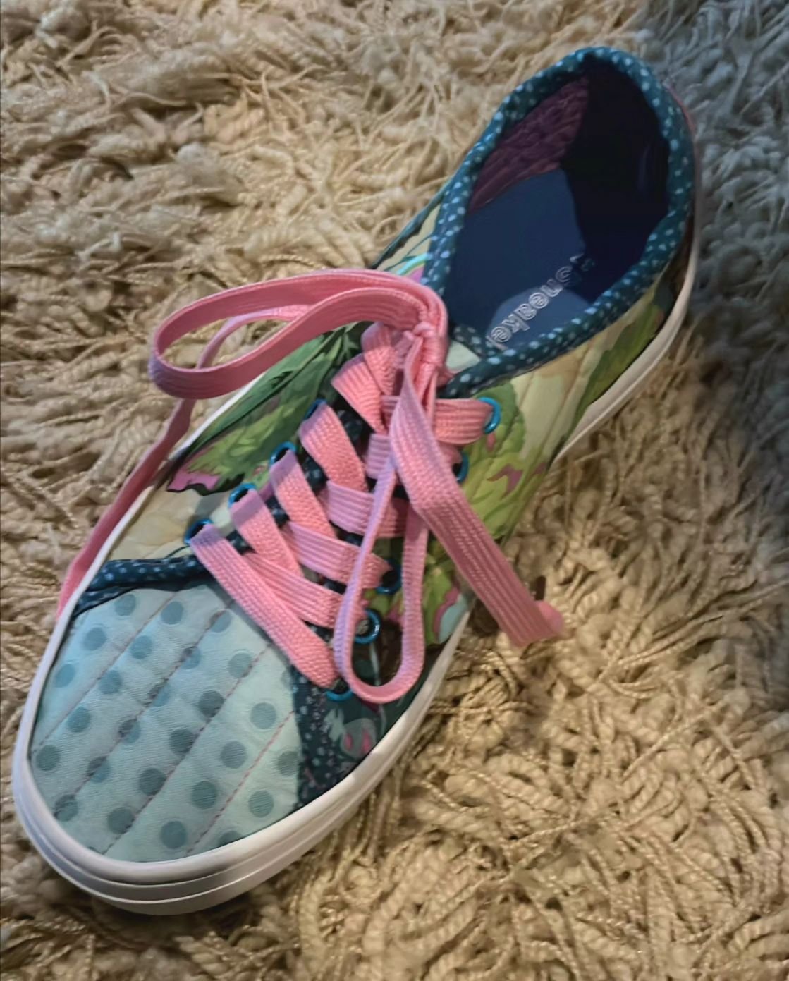 Our students bring their best! These sneakers from pur class in Chicago are the irresistible result of creativity + technical excellence + solid color sense + JOY! 
YOU can do this. We'll show you how. Stop by and see us this weekend at the Genessee 