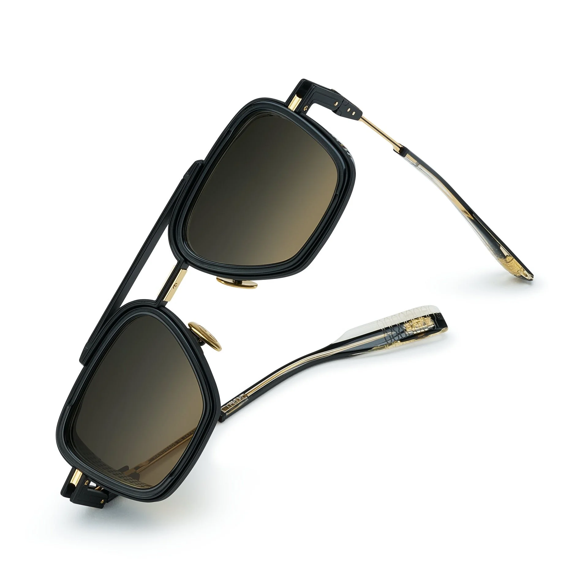 C2_THENRI_Traverse_Designer_Sunglasses_Ecommerce_2402.jpeg