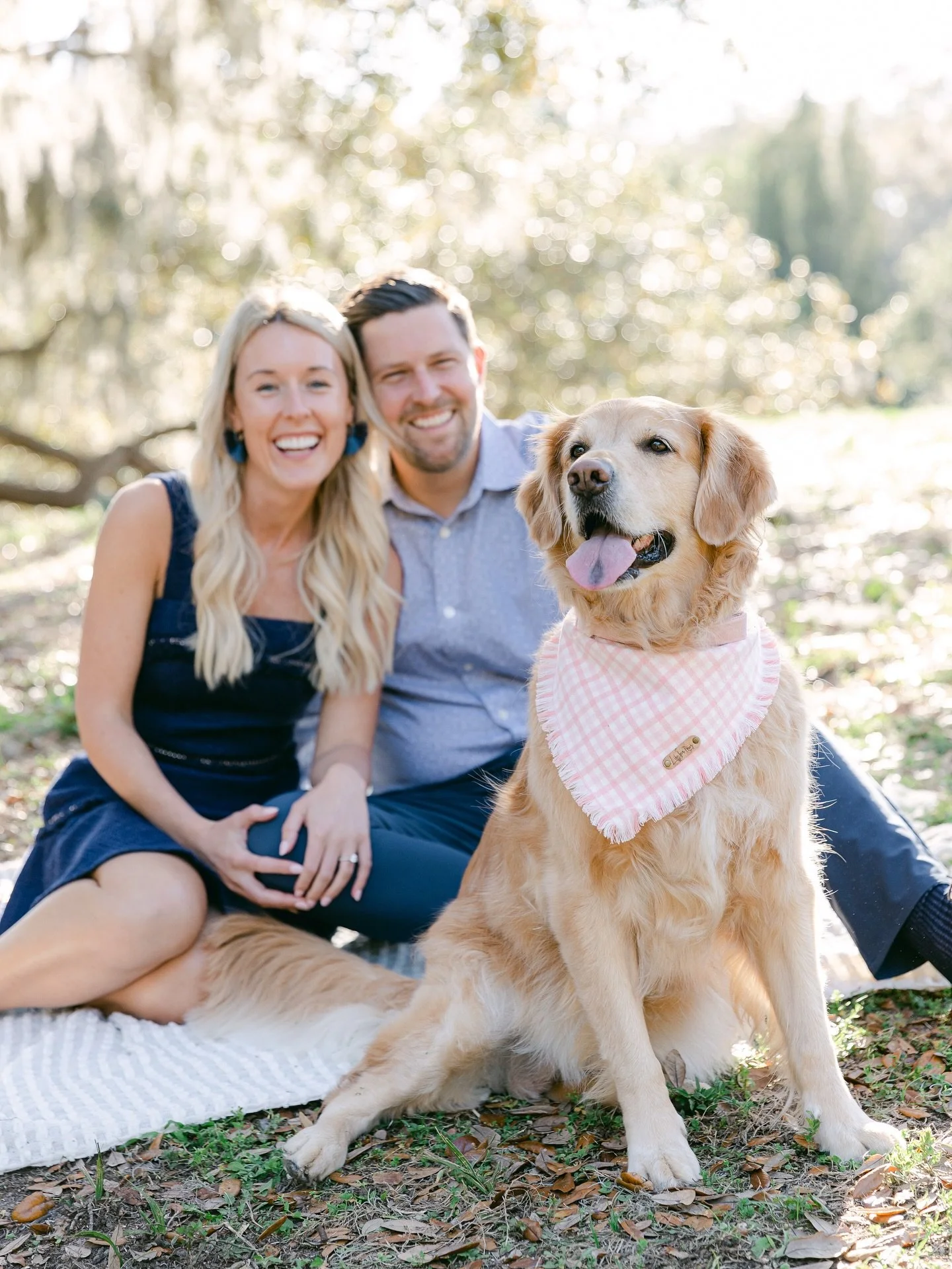 Thinking about bringing your pup to your engagement session? The answer is always YES  from me🐾😍