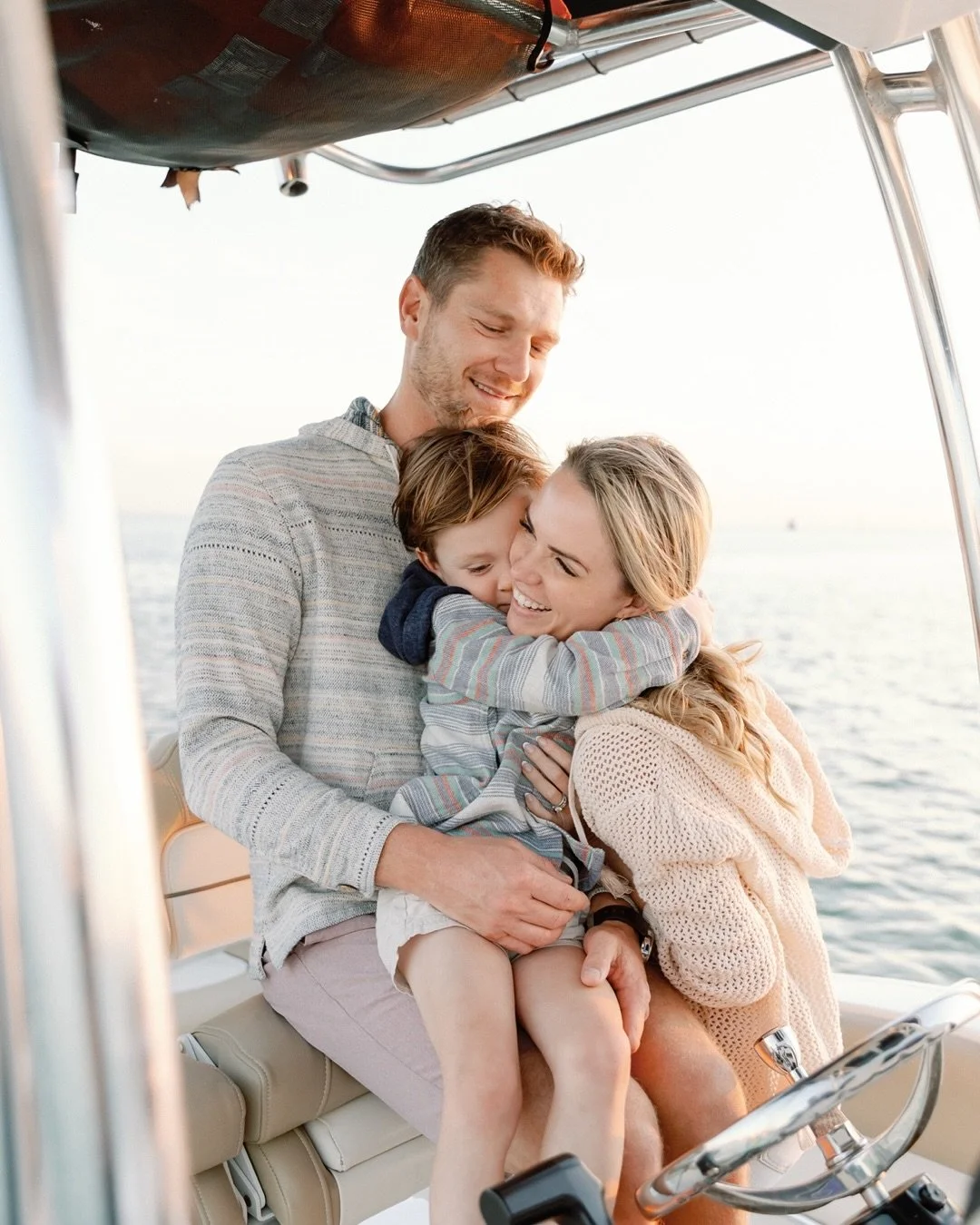 So grateful my friends let me talk them into a boat session for their family photos. It&rsquo;s their happiest place, so it only felt right to capture it this way. 😍