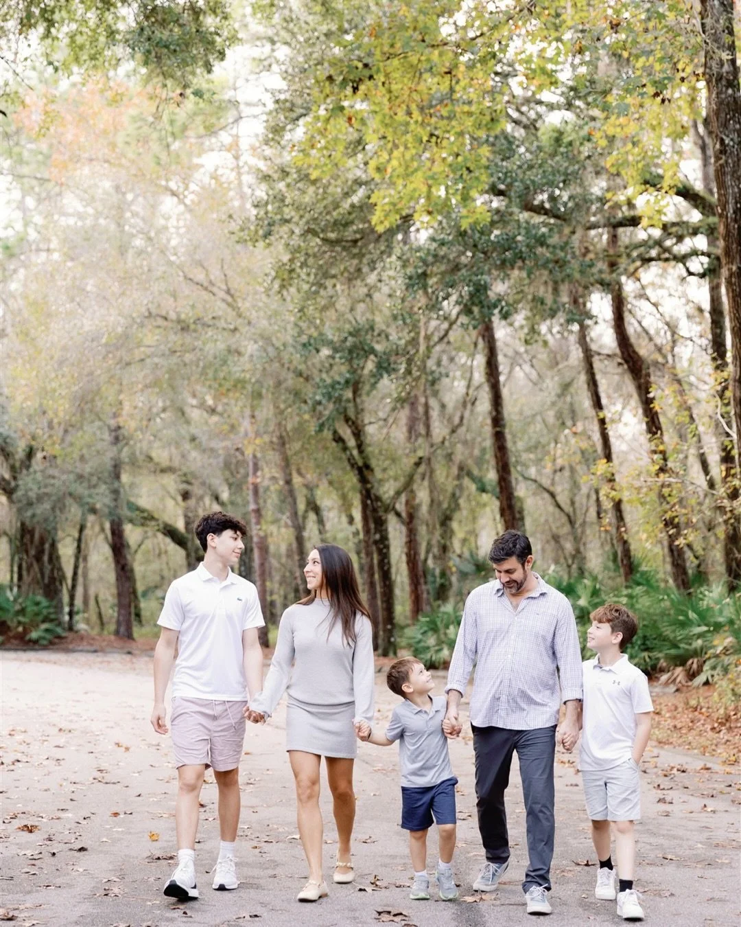 A perfect evening with the sweetest family. Getting to know them and documenting their connection was truly special full of easy laughs, playful, genuine moments🤍