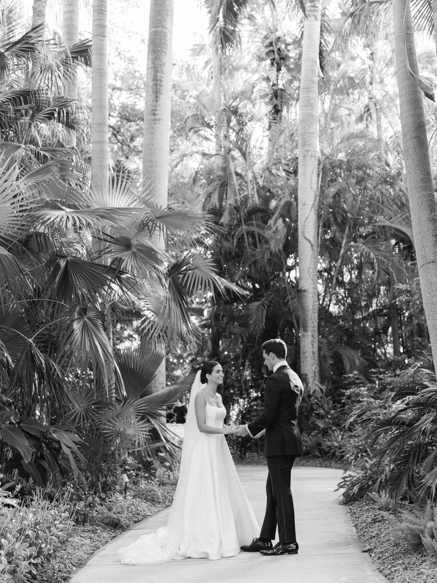 Forever in love with garden weddings and forever a fan of these two ❤️

@jordanmaniscalco @reece_maniscalco

Vendors 
@jessicacruzphotos 
@sunkengardensstpete 
@sunkengardensforever 
@olympiacatering 
@djrafaelsantiago
@wonderlandfloralart
@nicole3lb