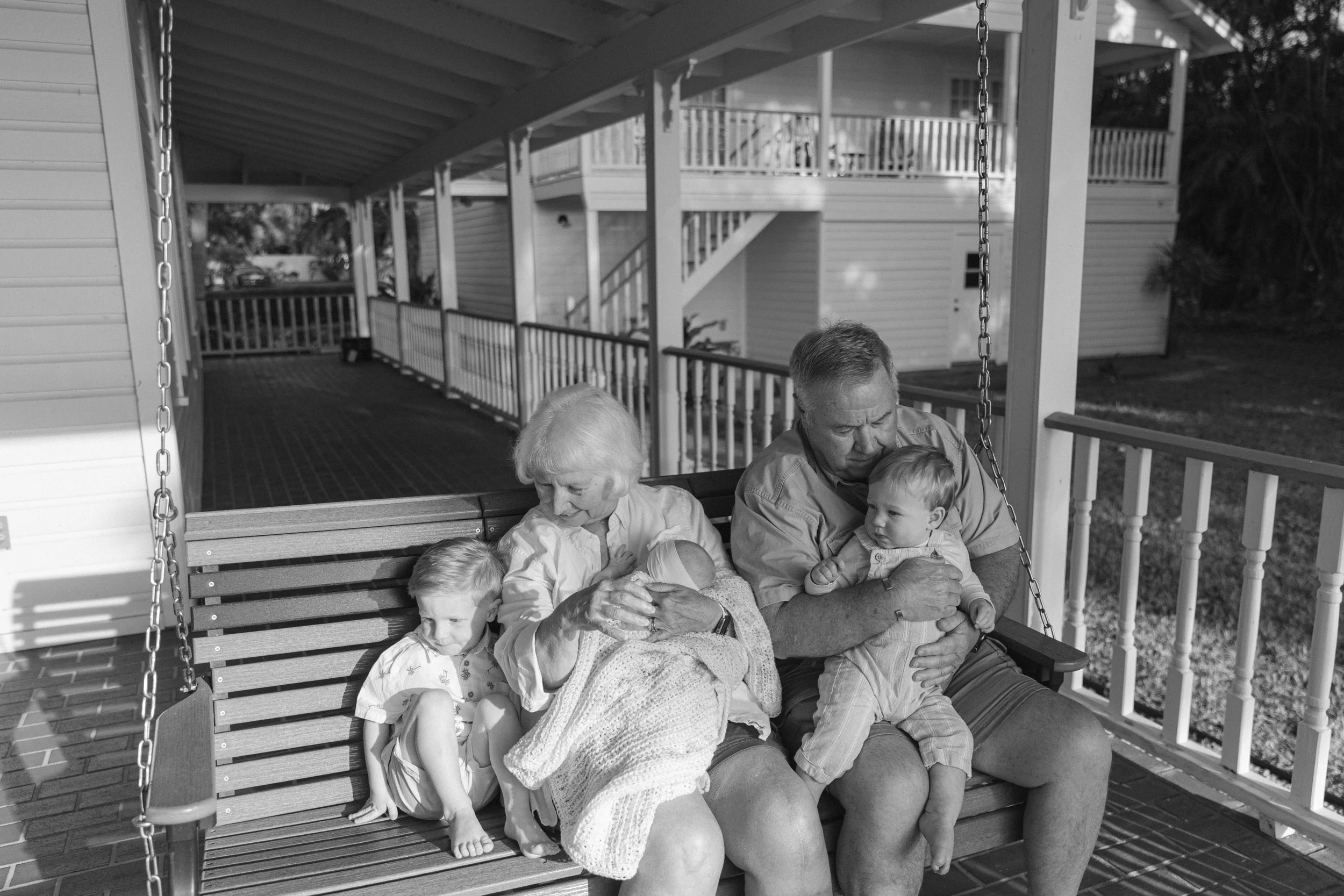 An Extended Family Session at Home on Anna Maria Island