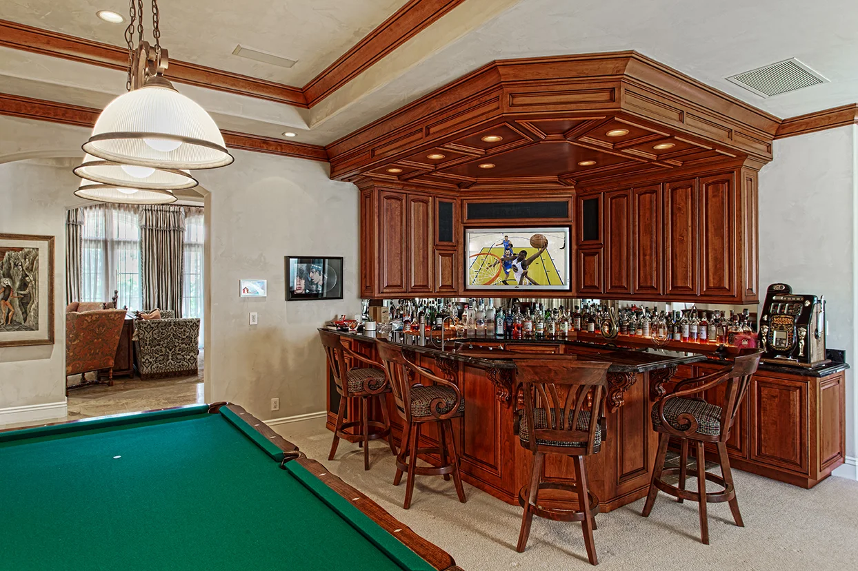 Bar/Game Room