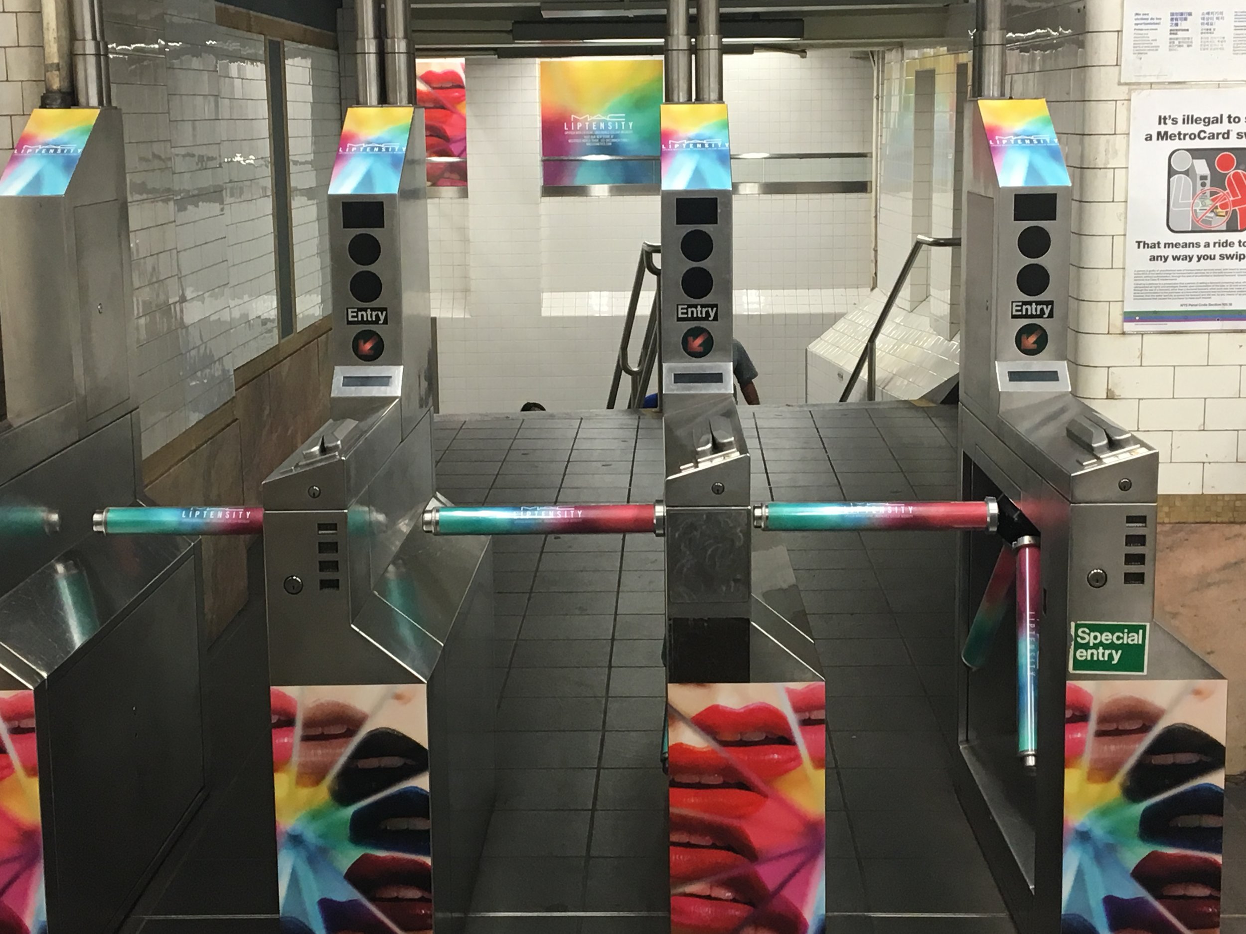 Turnstyle with wall in back.JPG