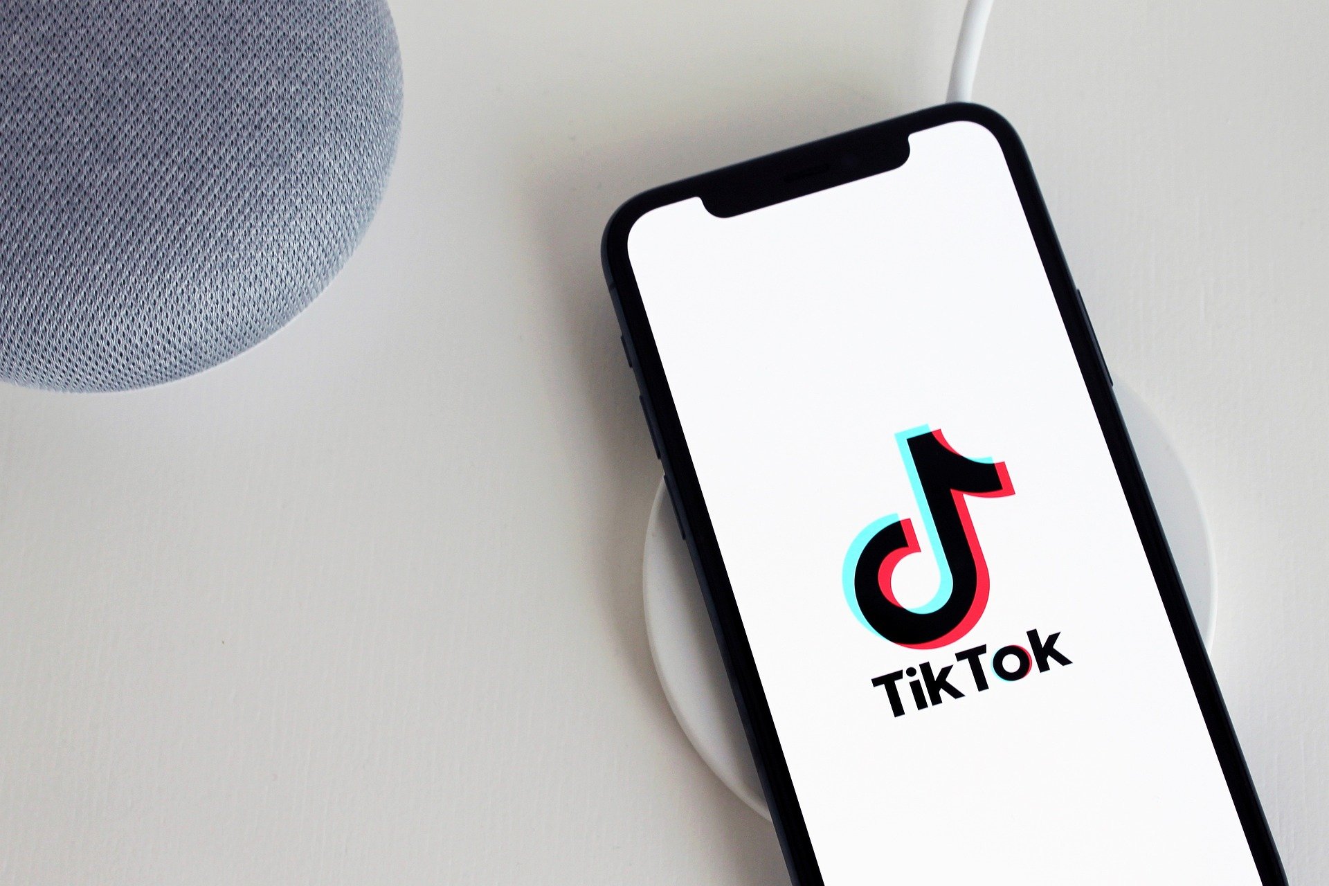 Facebook to make its algorithm more like TikTok - WAYA