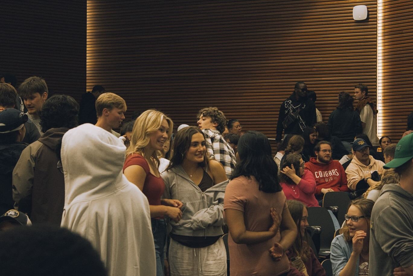 TONIGHT is the last FNF of the YEAR. We are so excited and we can&rsquo;t wait to see you all there at 7:30 pm in Fraser hall. Have any pictures from this year? Send them our way to be featured on the Instagram!!⚡️✨

Seniors come at 7 pm and join us 