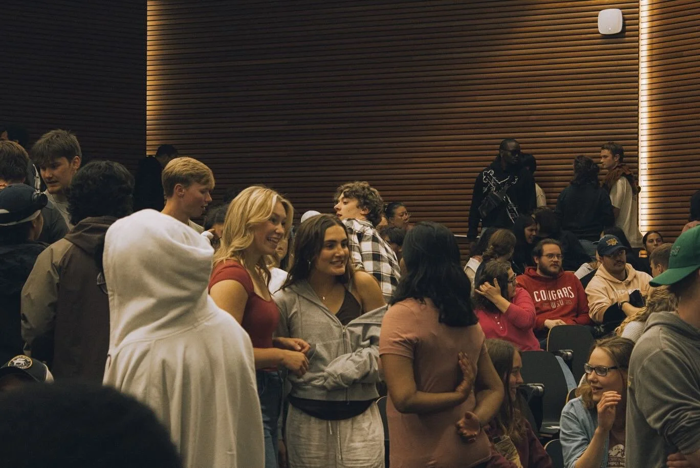 TONIGHT is the last FNF of the YEAR. We are so excited and we can&rsquo;t wait to see you all there at 7:30 pm in Fraser hall. Have any pictures from this year? Send them our way to be featured on the Instagram!!⚡️✨

Seniors come at 7 pm and join us 