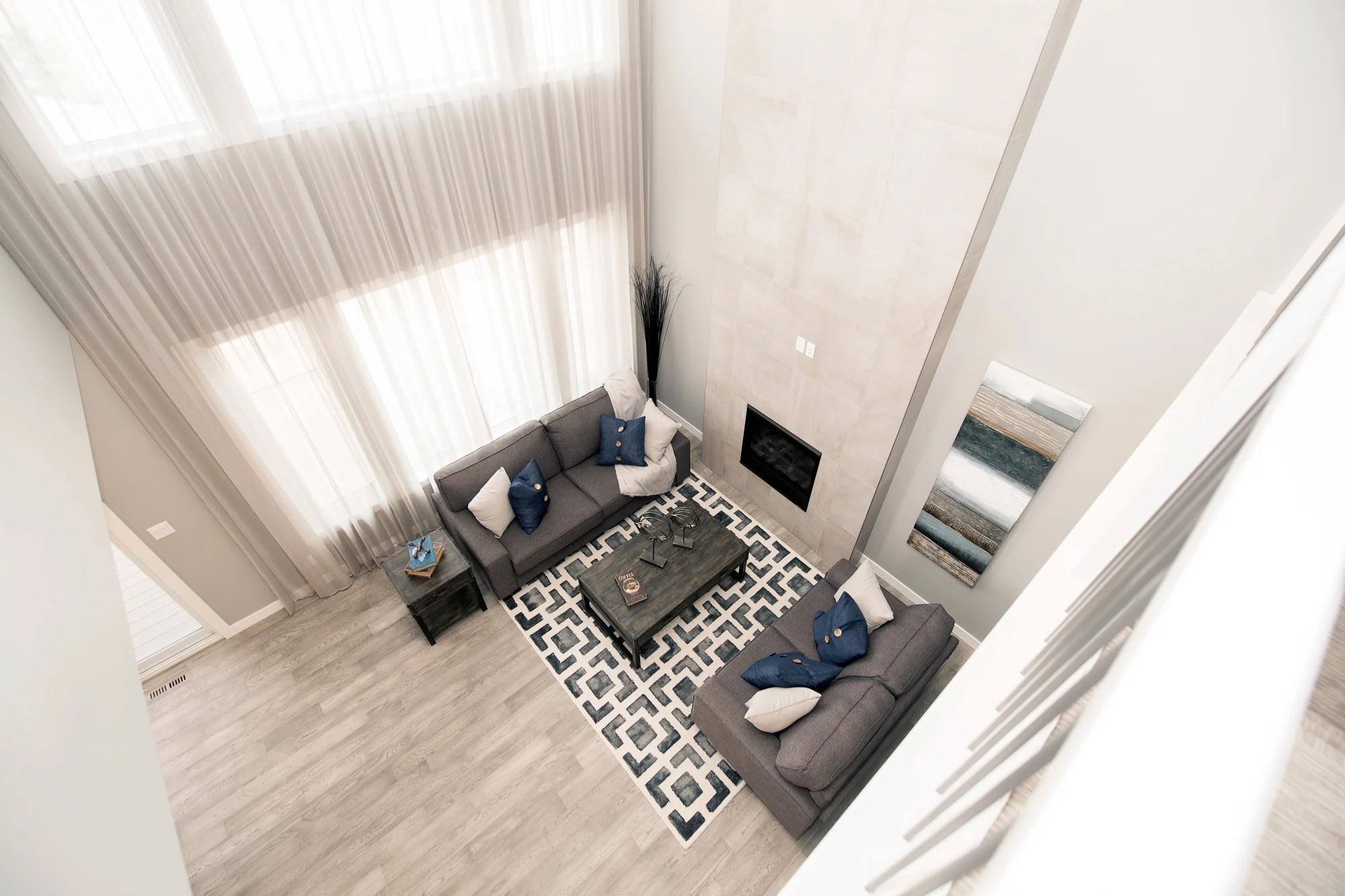 13Cobb_Living03.jpg