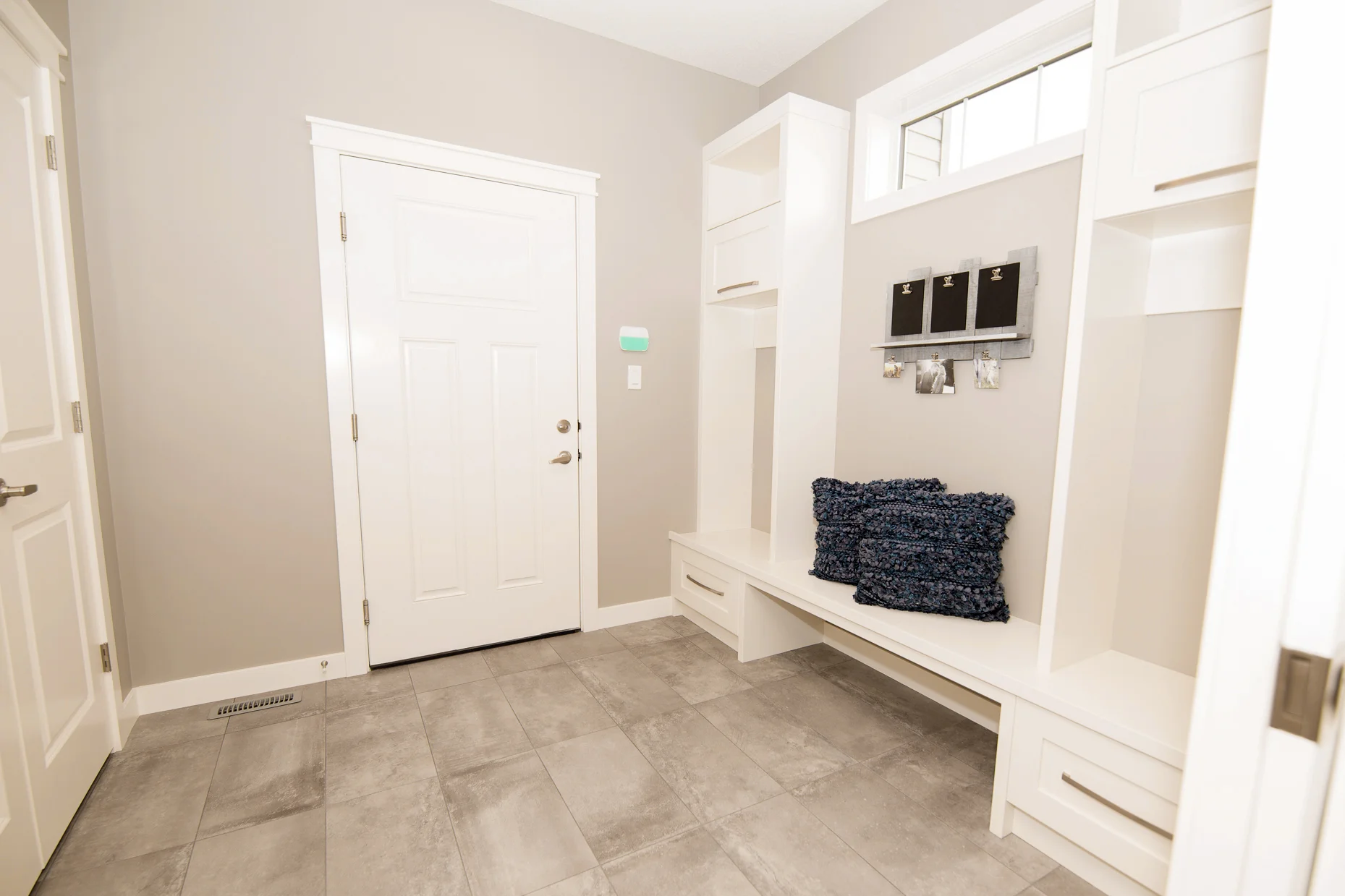 13Cobb_MudRoom01.jpg