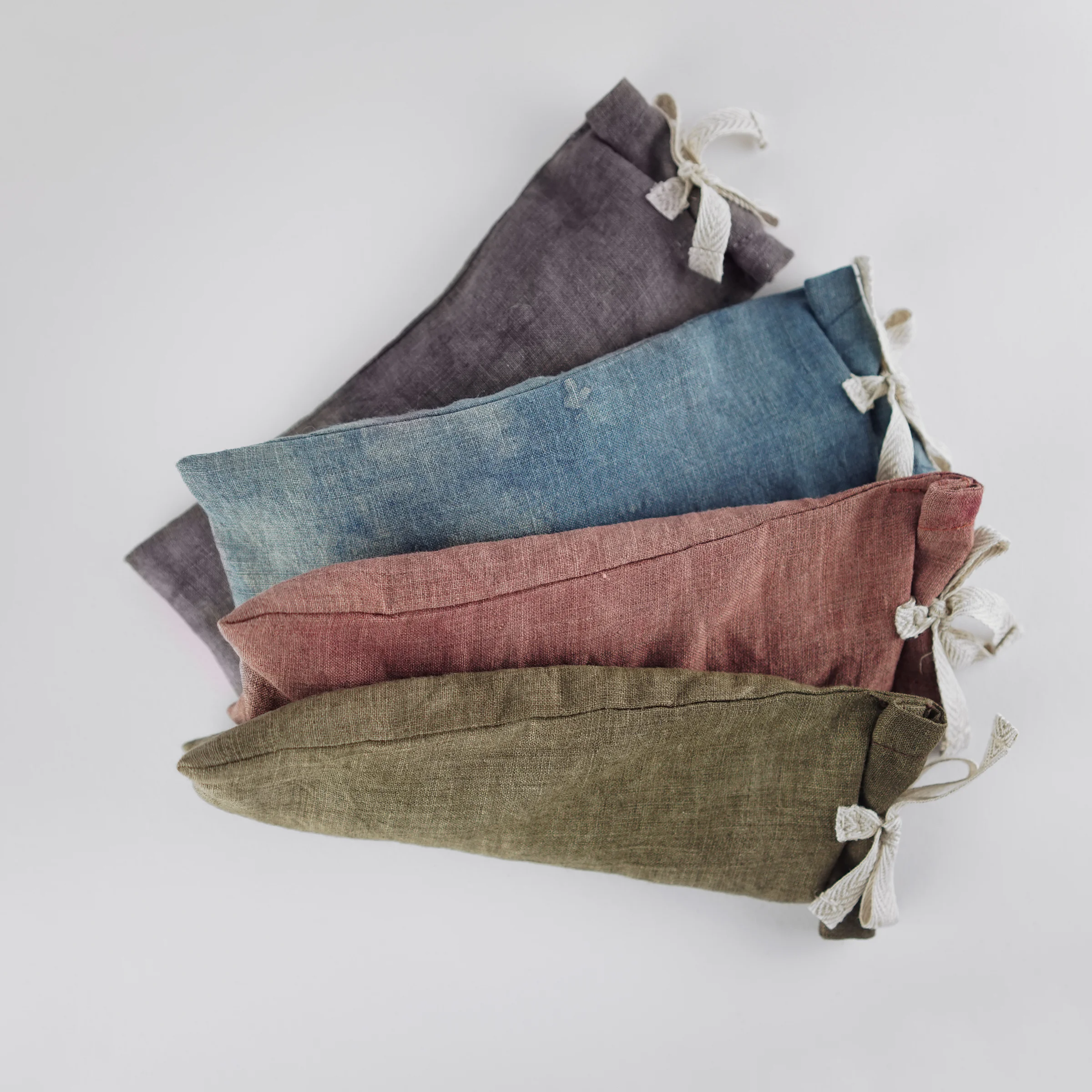 Botanical eye pillows // Aromatherapy gift // Plant dyed linen