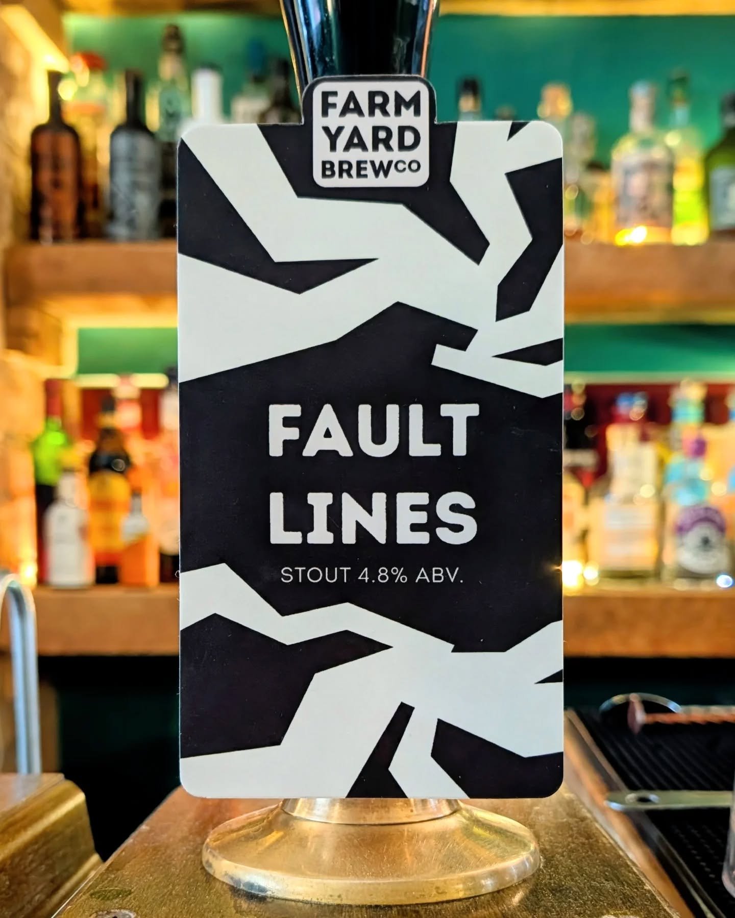 The weekly 2 more casks post. Today it's Fault Lines stout at 4.8% &amp; AM:PM Session IPA at 4.5%.
The Grafters Honest bitter is still on.

#stout #sessionpale #bitter