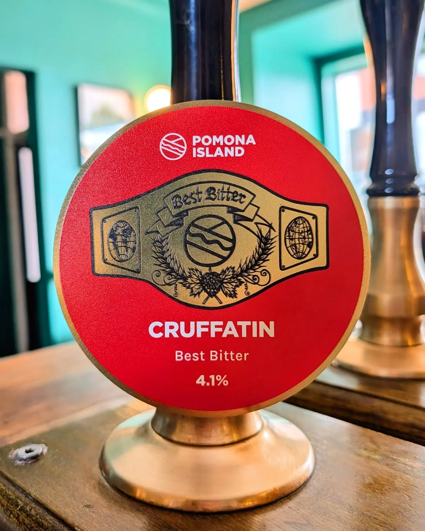 Red as the sunset, twice and satiating.

Manchester cask beers do it best.

#paleale #bestbitter #manchester