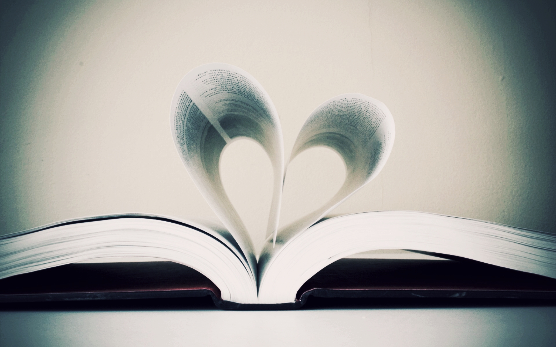 BooooKs-books-to-read-28887887-1920-1200.jpg
