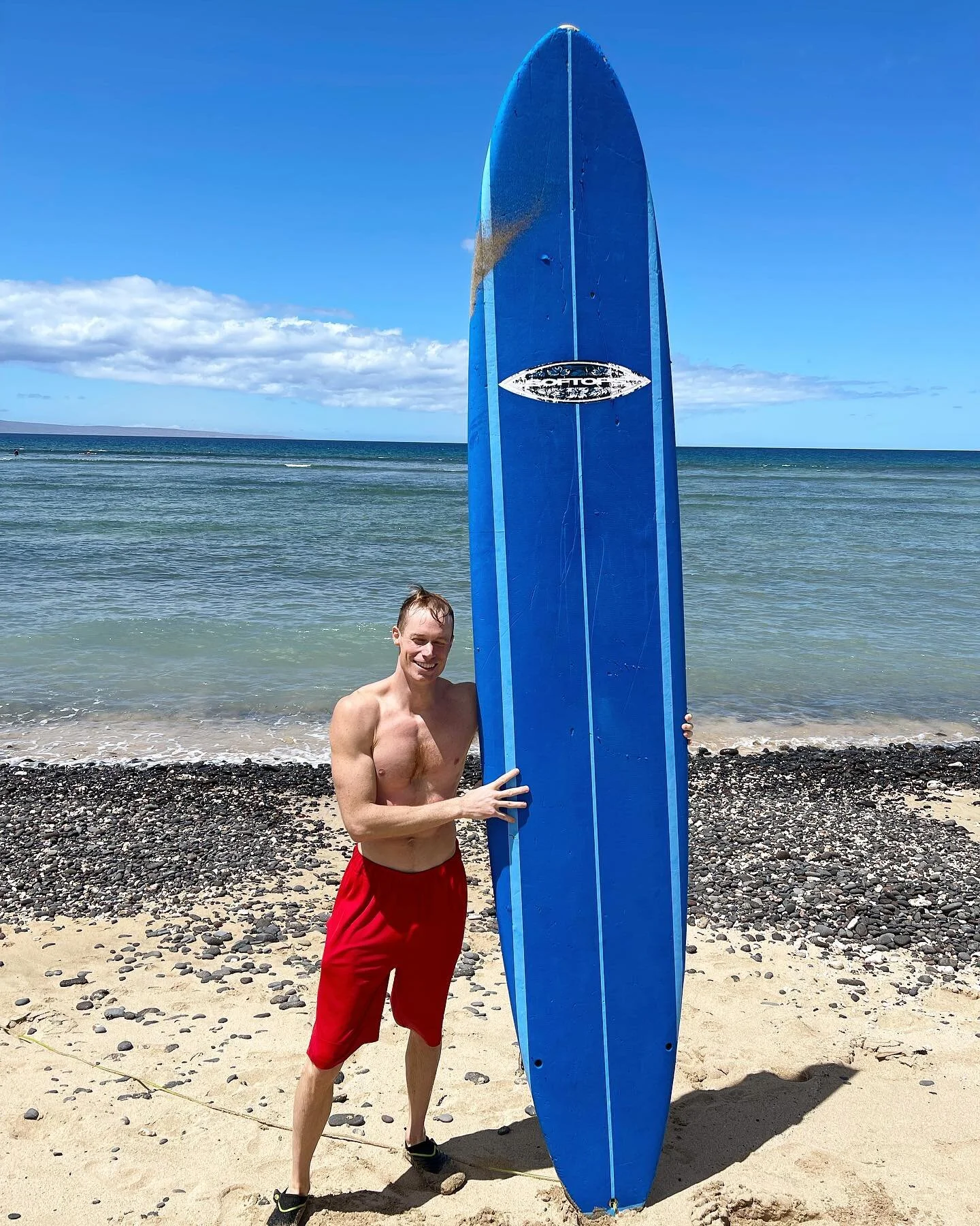 Beautiful morning. Waves were fun, winds were light, nothing but smiles!🤙🏽
#maui #hawaii #surf #lifestyle #stantsurfinglessons.com