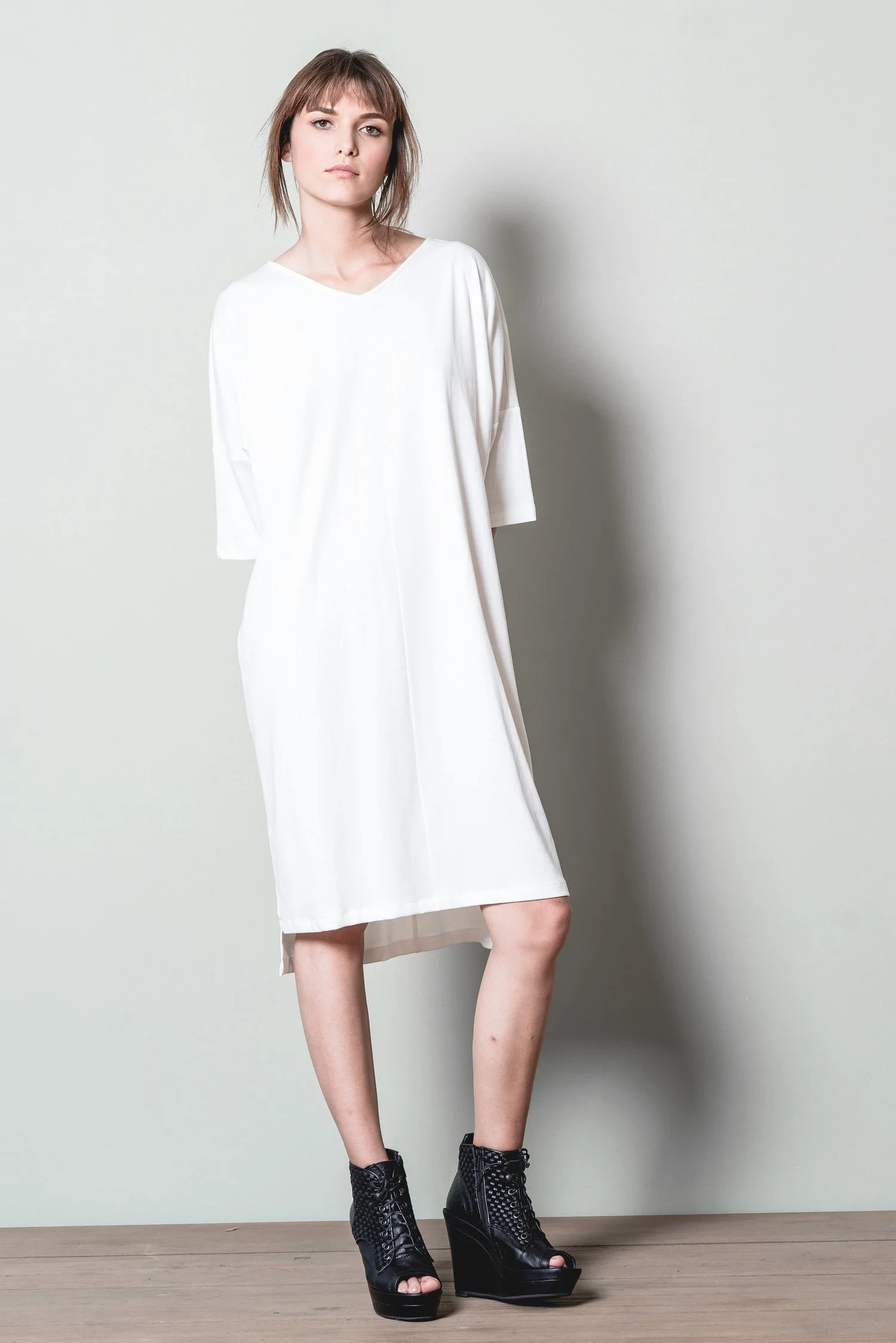 JF_Essentials_Lookbook_Lili_Dress_white_2.jpg
