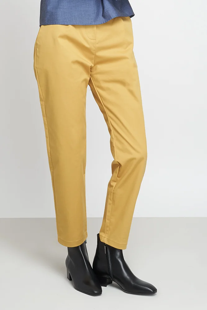 JF_AW18_Lookbook_Macondo_Trousers_quince_2_1000px.jpg