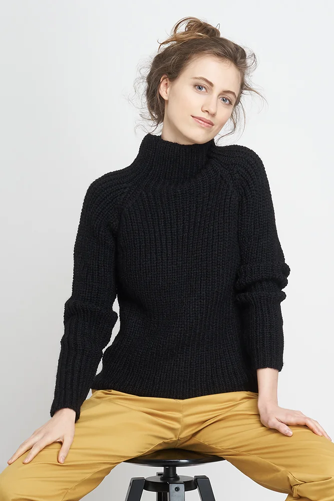 JF_AW18_Lookbook_Mia_Sweater_black_1000px.jpg