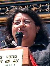 Anamaria Loya La Raza Centro Legal LinkedIn