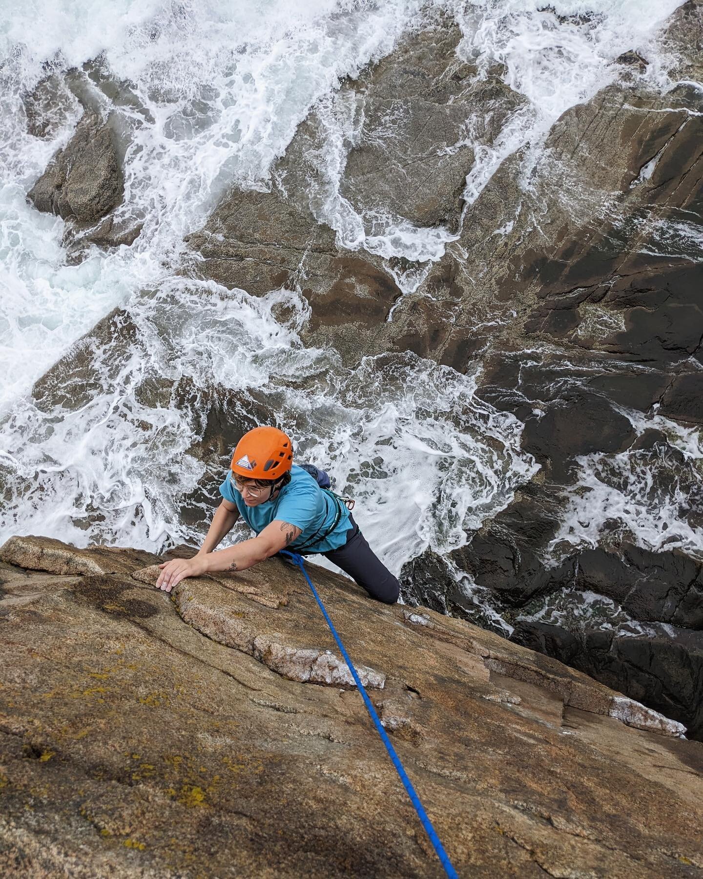 Our amazing client making these classic climbs at Otter Cliffs and South Wall look easy! 😎 After a rainy start to June, we&rsquo;re looking forward to some blue skies next week &mdash; come enjoy some outdoor climbing in Acadia with us!

🧗&zwj;♀️ A