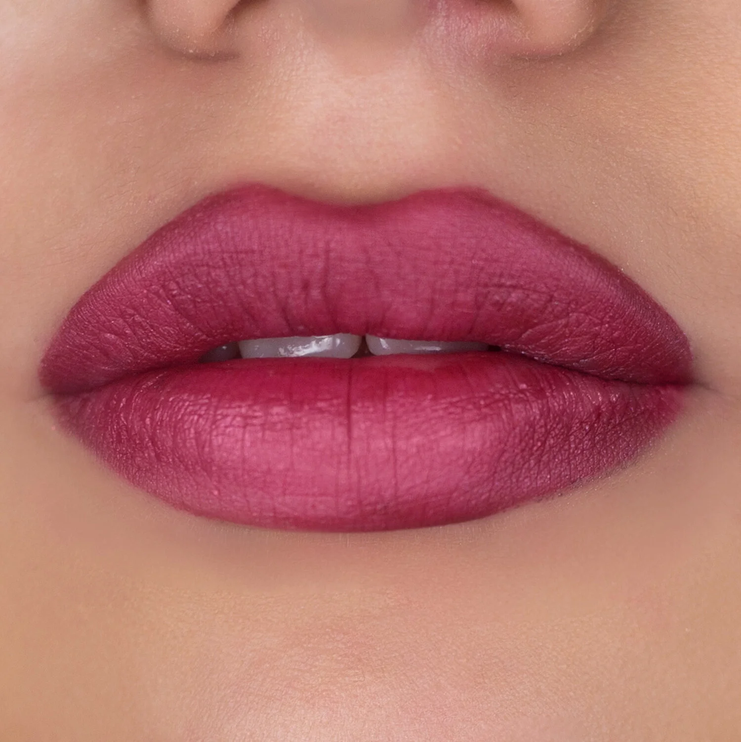 210326_MackenzieLenora_VinylCosmetics_Website_490.jpg