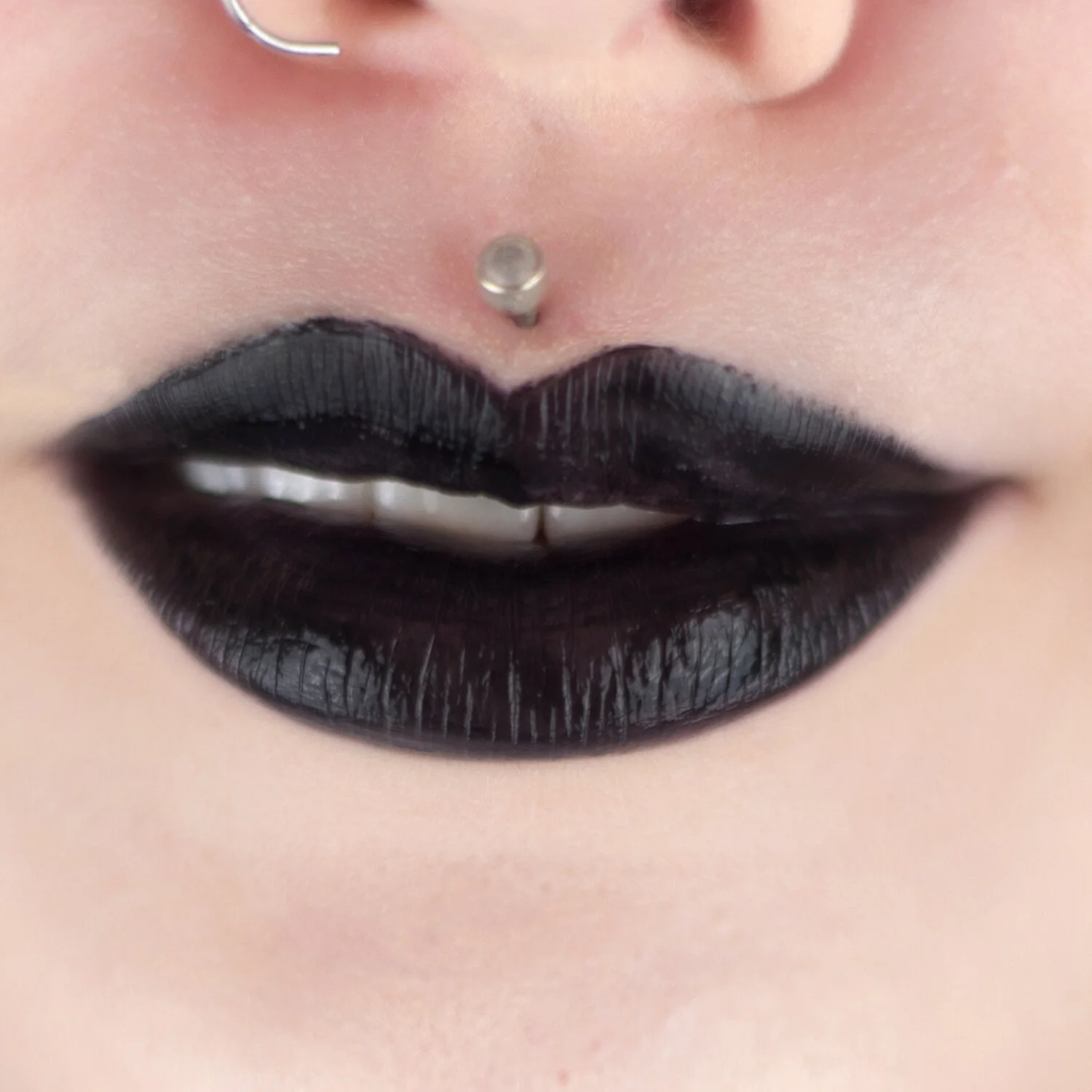 210326_MackenzieLenora_VinylCosmetics_Website_842.jpg