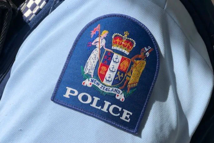 POLICE-8.jpg