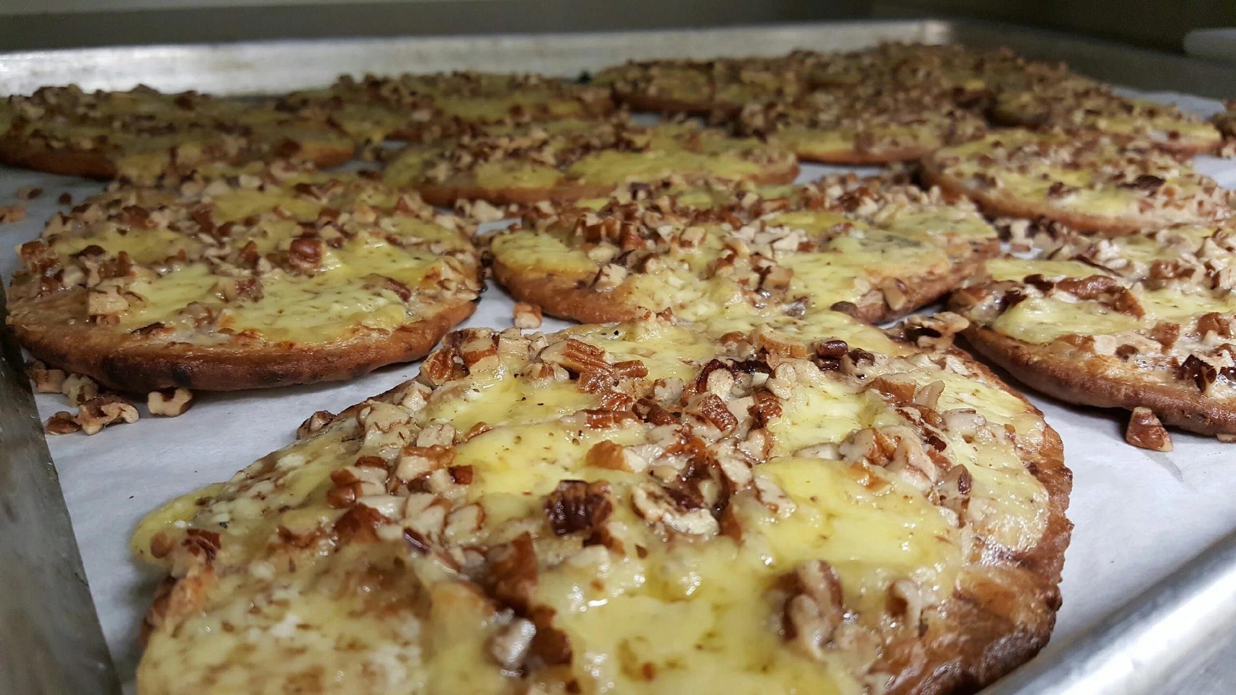 HEB-Pumpkin-Spice-Pizza-Demo_20160831_115020.jpg