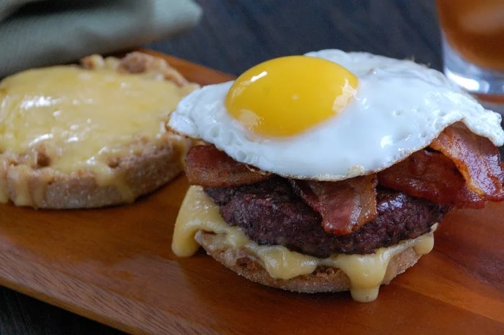 Beemster Vlaskaas, Bacon, Egg & Cheeseburger