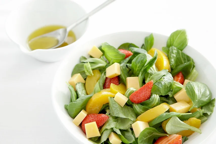 Beemster Graskaas Green Salad with Summer Fruit