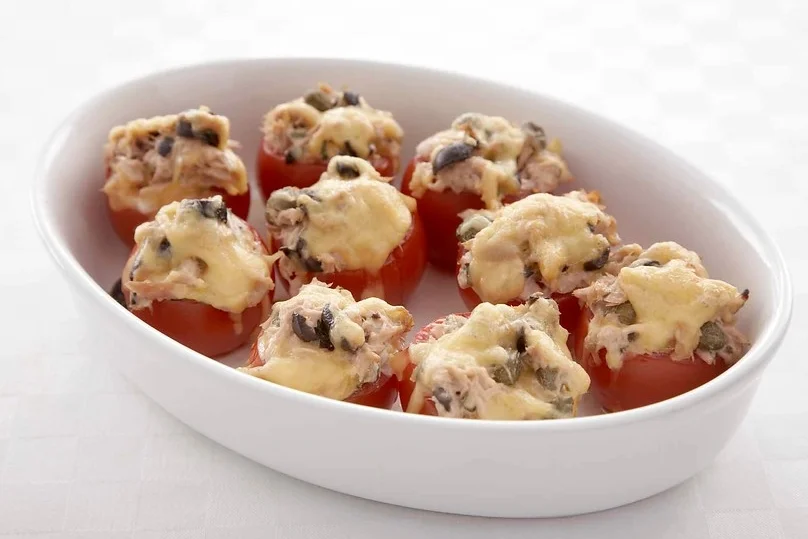 Beemster Classic Tomatoes with Tuna and Olives