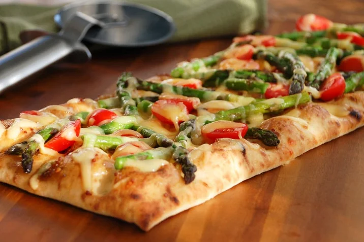 Beemster Smoked and Asparagus Flatbread