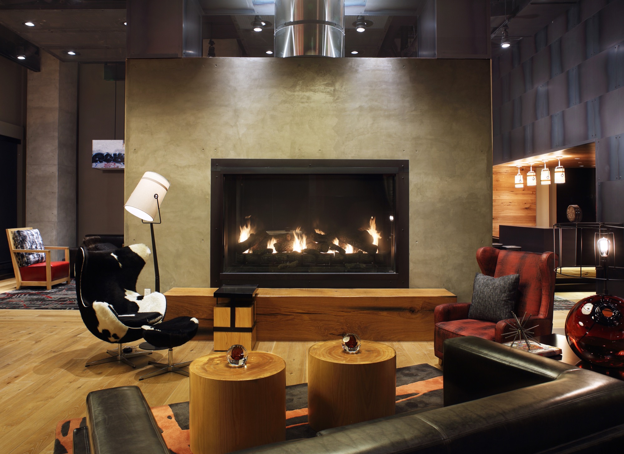 Notch 8 Lobby Lounge.jpg