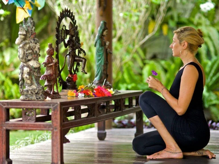 embodied flow yoga teacher training tarajudelle 19.jpg
