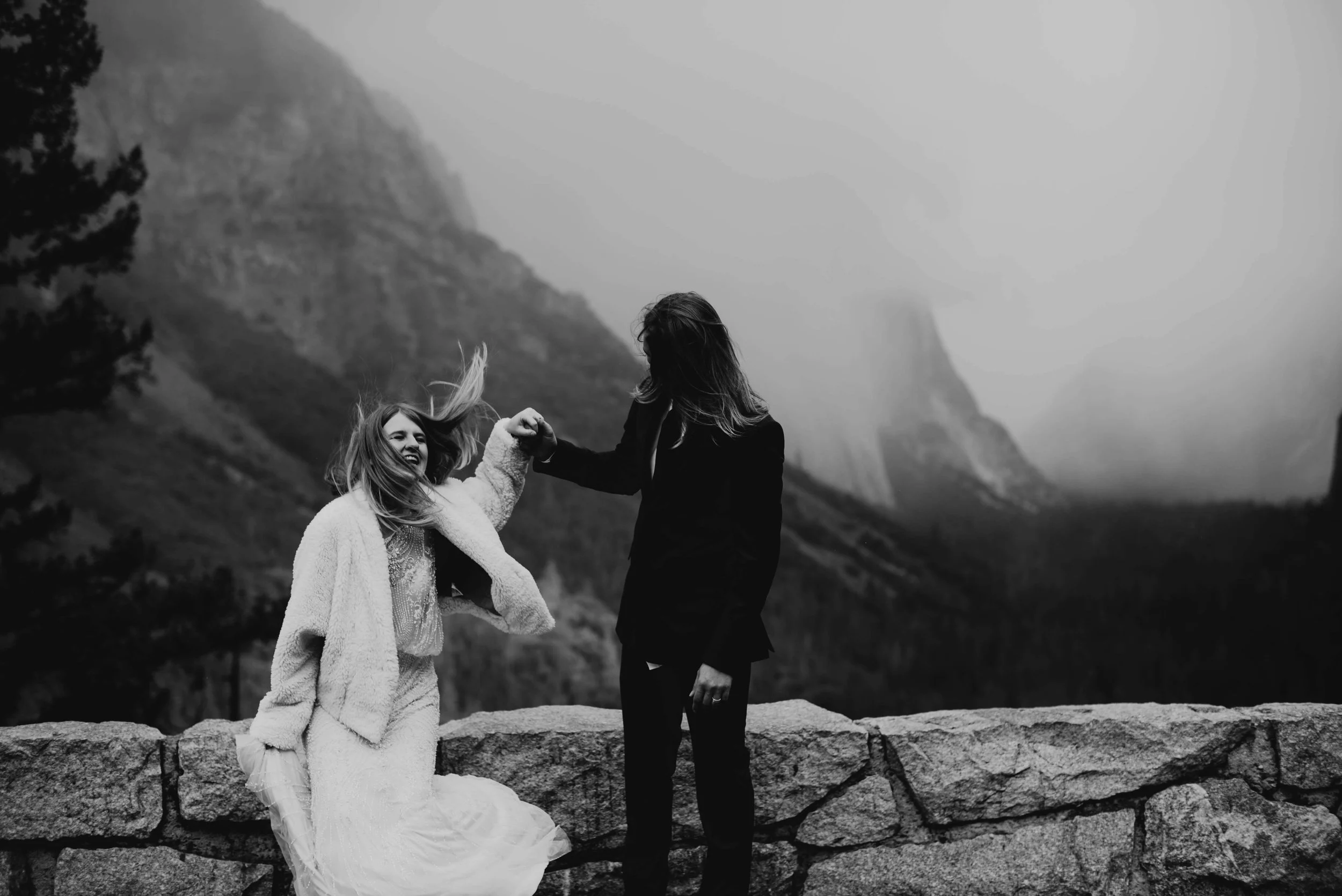 Adventure-Elopement-Yosemite-Tunnelview-10.jpg