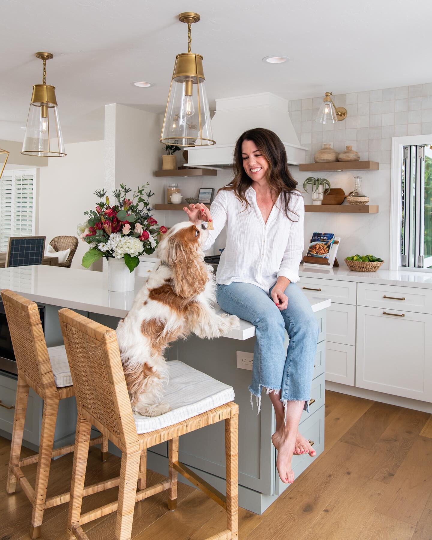 Easy, breezy summer Monday.  I&rsquo;d probably look this happy if my kitchen were this clean and beautiful too!