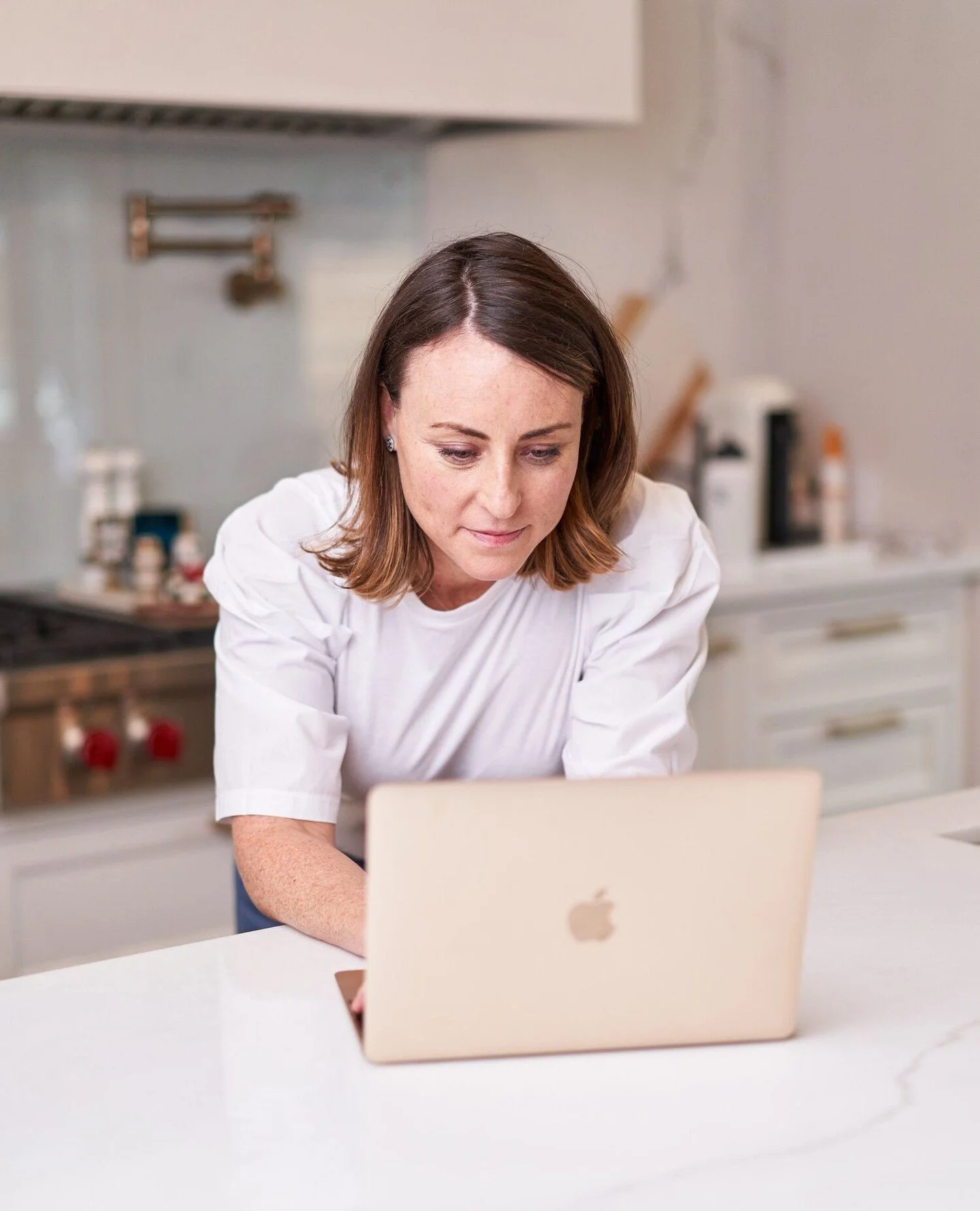 When you order labs through me, you&rsquo;re not just getting a kit in the mail&hellip; you&rsquo;re getting expert eyes on your results and a clear path forward 🧬✨⁠
⁠
Every test comes with a brief email interpretation so you actually understand wha
